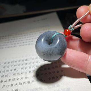 圆鼓鼓的和田玉新疆青花平安扣面包扣,好可爱哦!喜欢的来